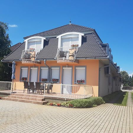 Richie Ii. Apartman Apartment Siofok Bagian luar foto