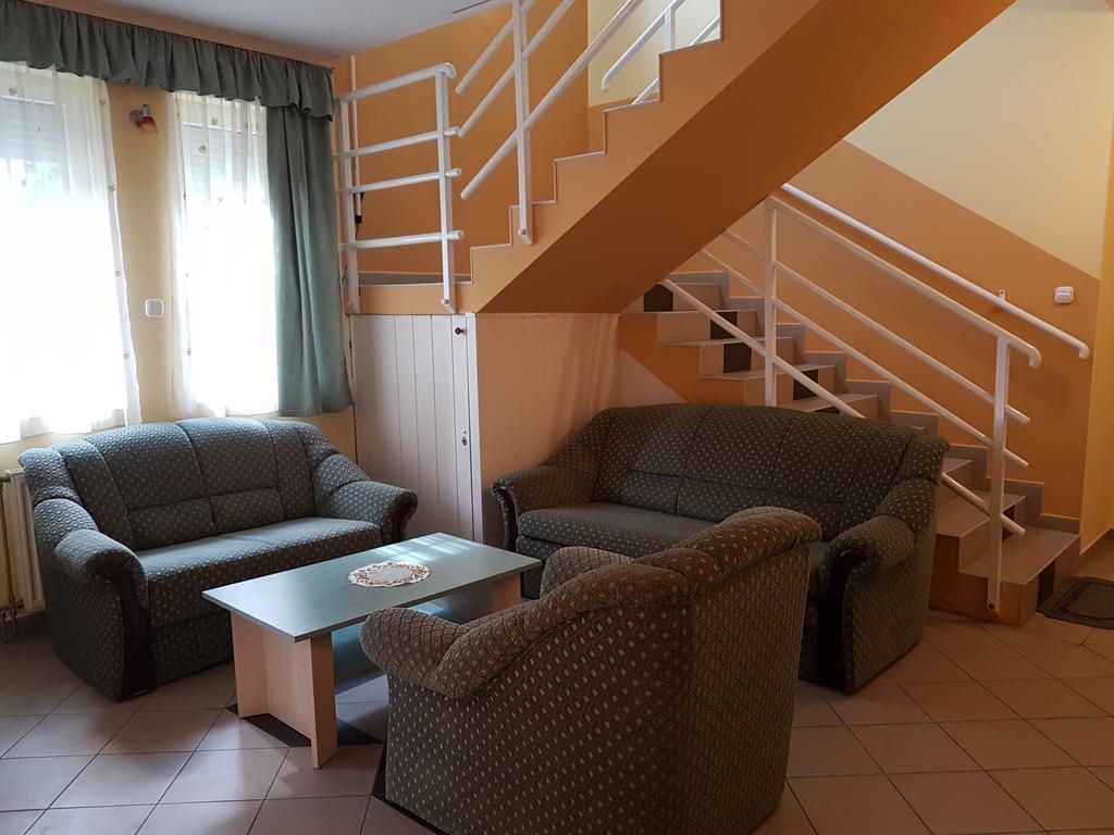 Richie Ii. Apartman Apartment Siofok Bagian luar foto