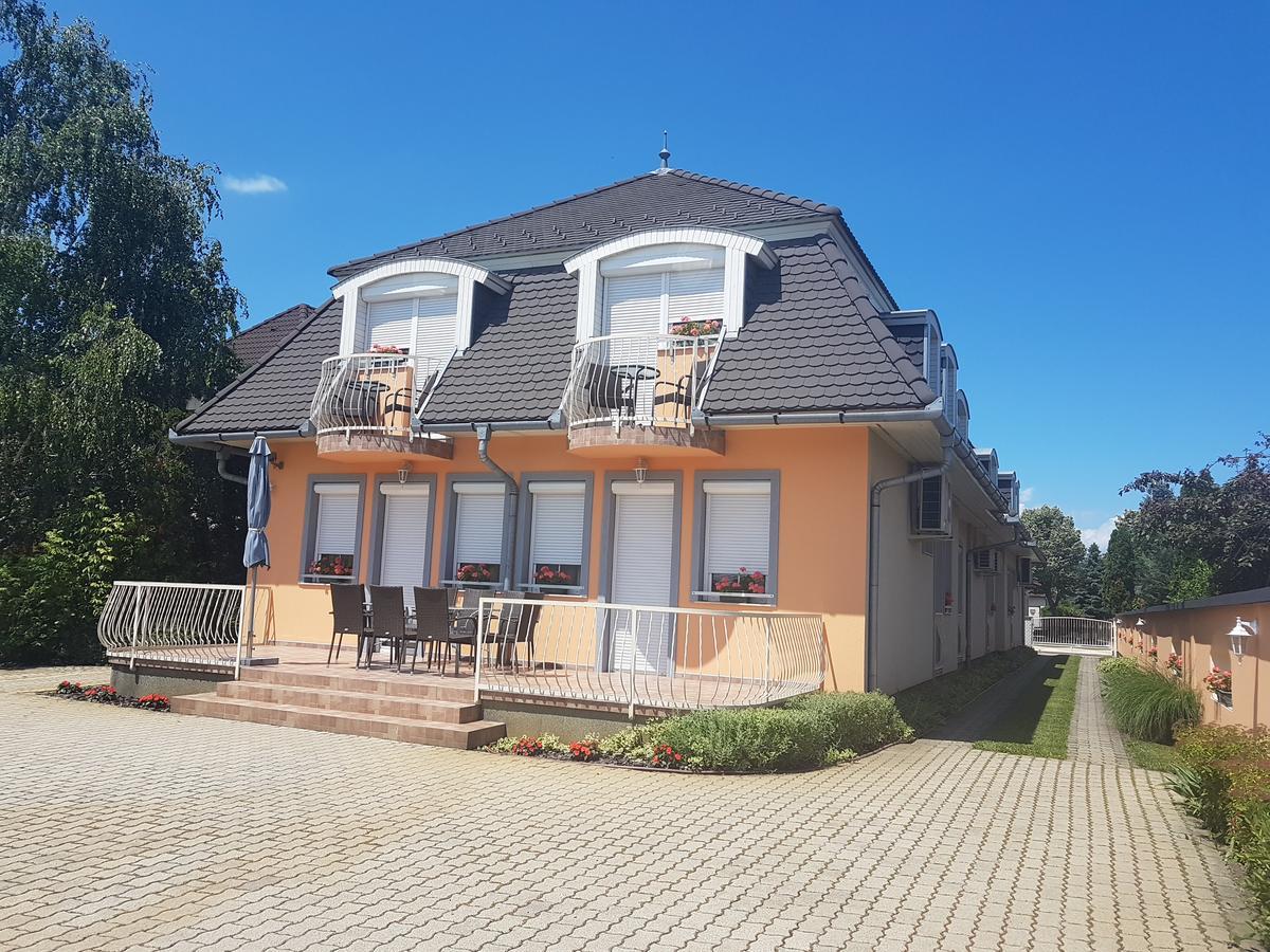 Richie Ii. Apartman Apartment Siofok Bagian luar foto